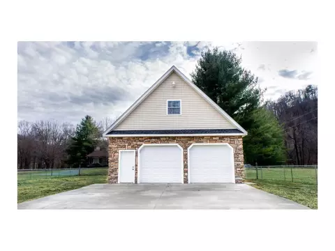 555 Sandy Bottom Road Erwin Tn 37650, Erwin, TN 37650 photo 3
