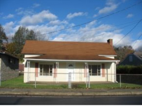 213 Park Ave, Wise, VA 24293 photo 1