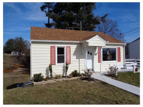 38 Crescent Drive Bristol Va 24201, Bristol, VA 24201 photo 2