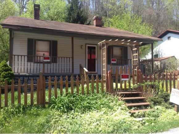 2779 Pinehurst St, Appalachia, VA 24216 photo 1