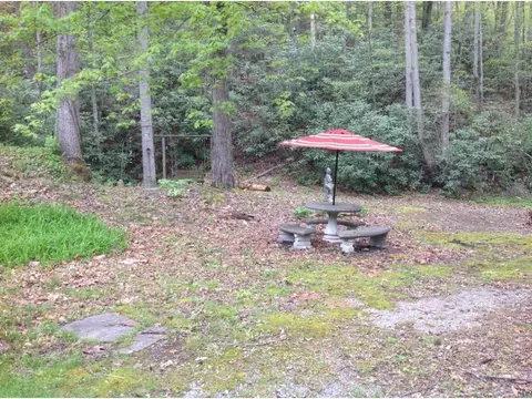 129 Helton Road Hampton Tn 37658, Hampton, TN 37658 photo 4