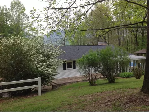 129 Helton Road Hampton Tn 37658, Hampton, TN 37658 photo 5