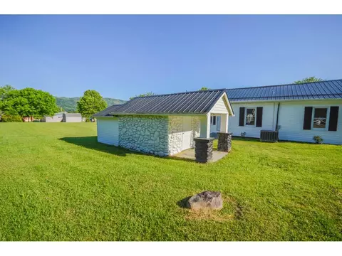 732 Roberts Street Erwin Tn 37650, Erwin, TN 37650 photo 21