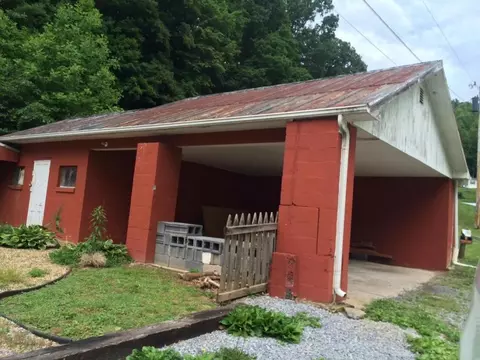 105 Ritchie Road Hampton Tn 37658, Hampton, TN 37658 photo 4