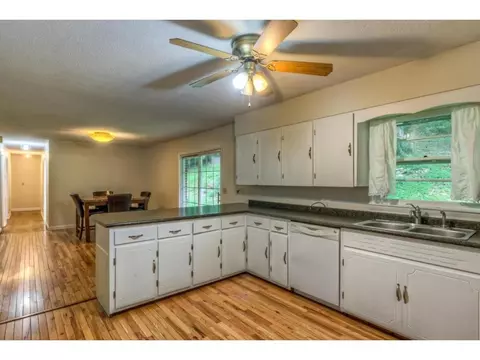 70 Pine Circle Drive Bristol Va 24201, Bristol, VA 24201 photo 5