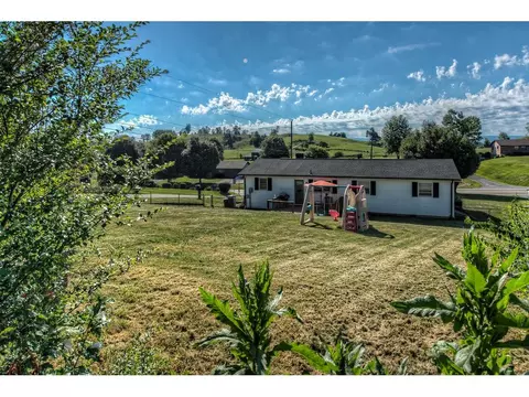 406 Highlands Avenue Glade Spring Va 24340, Glade Spring, VA 24340 photo 8