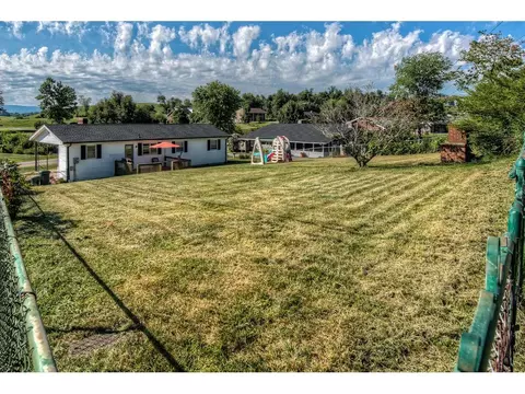 406 Highlands Avenue Glade Spring Va 24340, Glade Spring, VA 24340 photo 2