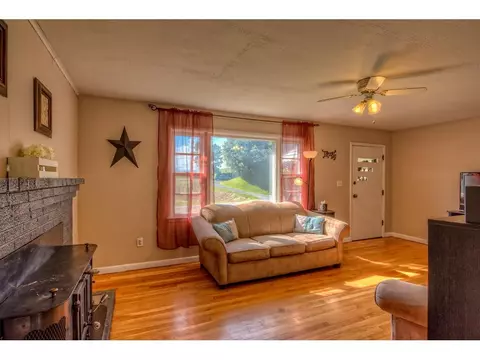 406 Highlands Avenue Glade Spring Va 24340, Glade Spring, VA 24340 photo 11