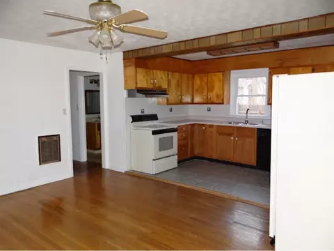 710 Mock Avenue Damascus Va 24236, Damascus, VA 24236 photo 4