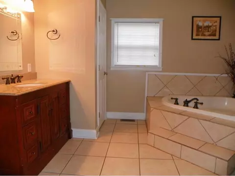 243 Robin Circle Bristol Va 24202, Bristol, VA 24202 photo 10