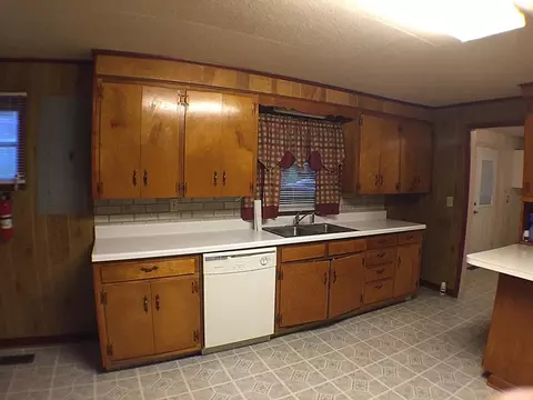 125 Sycamore Street Erwin Tn 37650, Erwin, TN 37650 photo 2