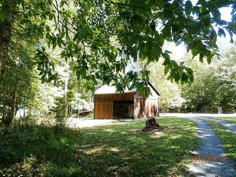 246 Falls Road Hampton Tn 37658, Hampton, TN 37658 photo 8