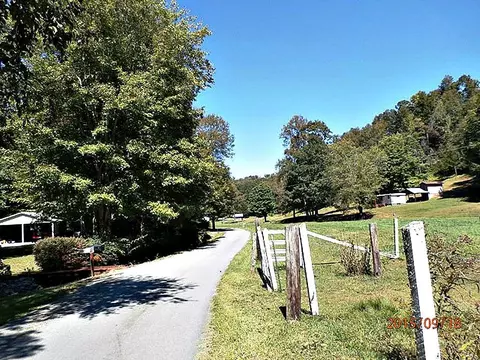 246 Falls Road Hampton Tn 37658, Hampton, TN 37658 photo 20