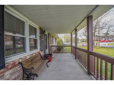 906 E Mountain View Johnson City Tn 37601, Johnson City, TN 37601 photo 2