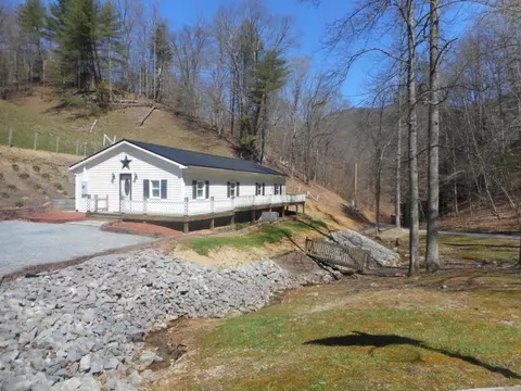 210 Willow Lane Hampton Tn 37658, Hampton, TN 37658 photo 3