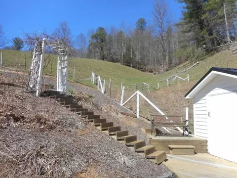 210 Willow Lane Hampton Tn 37658, Hampton, TN 37658 photo 10