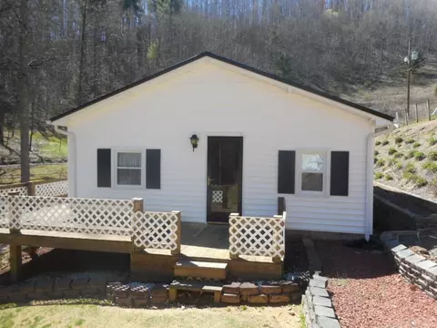 210 Willow Lane Hampton Tn 37658, Hampton, TN 37658 photo 8