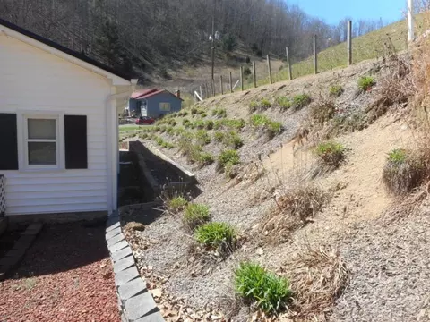 210 Willow Lane Hampton Tn 37658, Hampton, TN 37658 photo 9