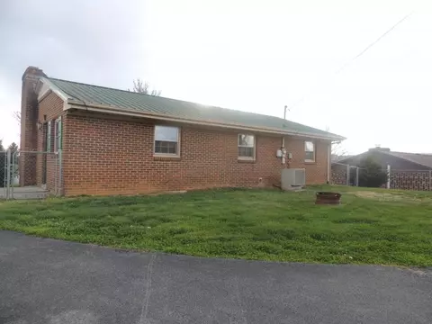 319 Mesa Drive Glade Spring Va 24340, Glade Spring, VA 24340 photo 2