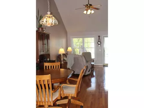 1 Iris Lane 1 Bristol Va 24201, Bristol, VA 24201 photo 5