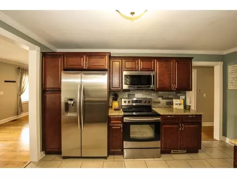 127 Highland Johnson City Tn 37601, Johnson City, TN 37601 photo 4