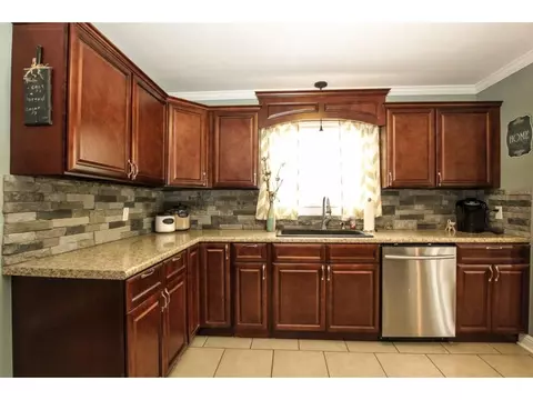 127 Highland Johnson City Tn 37601, Johnson City, TN 37601 photo 2