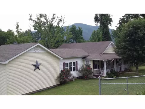 409 Rittertown Road Hampton Tn 37658, Hampton, TN 37658 photo 2