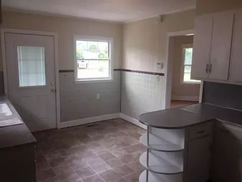 206 High Street Hampton Tn 37658, Hampton, TN 37658 photo 2