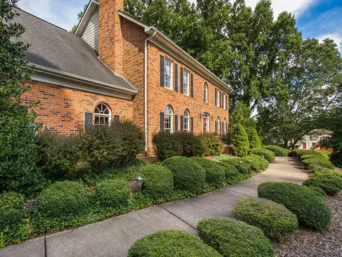 2 Roundtree Court Johnson City Tn 37604, Johnson City, TN 37604 photo 2