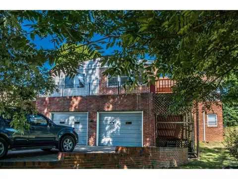 1006 Chilhowie Johnson City Tn 37601, Johnson City, TN 37601 photo 9