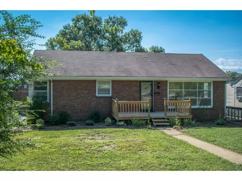 1006 Chilhowie Johnson City Tn 37601, Johnson City, TN 37601 photo 5