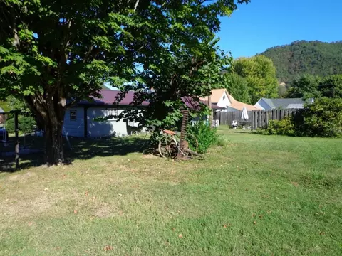 407 Third Avenue Hampton Tn 37643, Hampton, TN 37658 photo 18