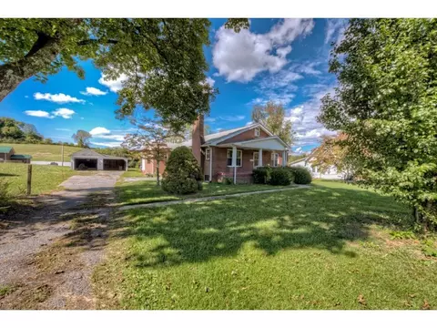 116 Maple Street Glade Spring Va 24340, Glade Spring, VA 24340 photo 2