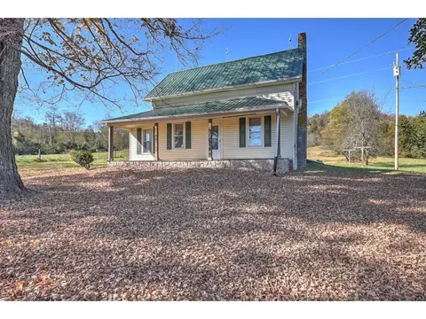 318 Patton Lane Limestone Tn 37681, Limestone, TN 37681 photo 2