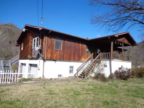 221 Spring Street Hampton Tn 37658, Hampton, TN 37658 photo 2