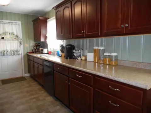 1109 7th Street Erwin Tn 37650, Erwin, TN 37650 photo 2