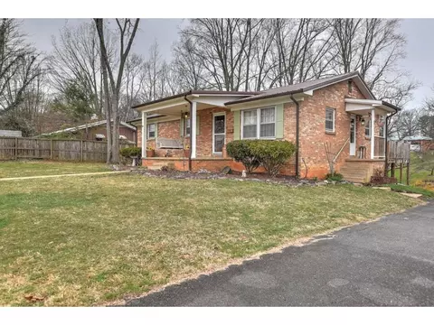 1503 11th Avenue Johnson City Tn 37601, Johnson City, TN 37601 photo 2