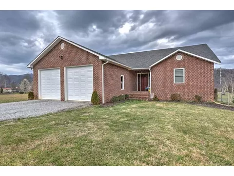 1585 Chestoa Pike Erwin Tn 37650, Erwin, TN 37650 photo 2