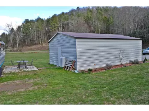 328 Piney Grove Road Hampton Tn 37658, Hampton, TN 37658 photo 9