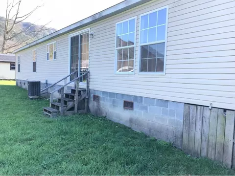 208 Fourth Avenue Hampton Tn 37658, Hampton, TN 37658 photo 10