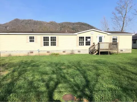 208 Fourth Avenue Hampton Tn 37658, Hampton, TN 37658 photo 1