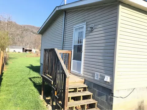 208 Fourth Avenue Hampton Tn 37658, Hampton, TN 37658 photo 12