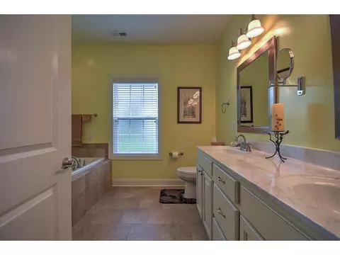 236 Devonshire Avenue Johnson City Tn 37601, Johnson City, TN 37601 photo 13