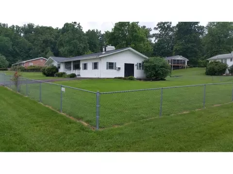 1305 E11th Avenue Johnson City Tn 37601, Johnson City, TN 37601 photo 3
