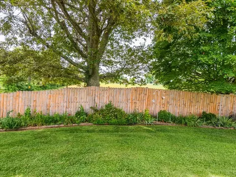 216 Memory Lane Bristol Tn 37620, Bristol, TN 37620 photo 21