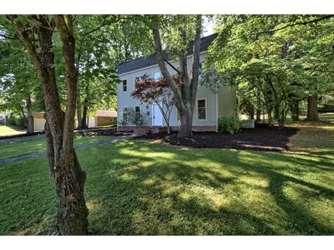 304 Ivanhoe Drive Johnson City Tn 37601, Johnson City, TN 37601 photo 2