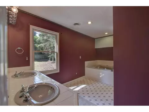 304 Ivanhoe Drive Johnson City Tn 37601, Johnson City, TN 37601 photo 22