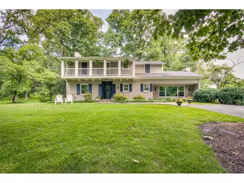 1301 Iris Avenue Johnson City Tn 37601, Johnson City, TN 37601 photo 2