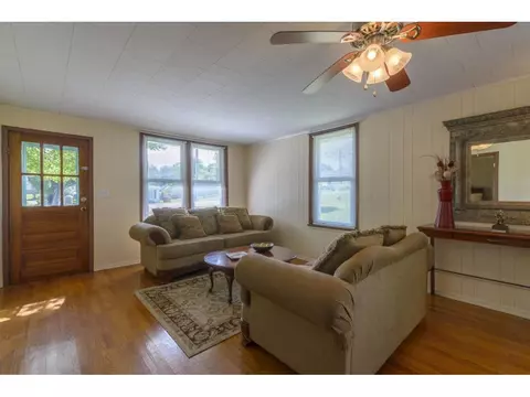 304 Maple Street Glade Spring Va 24340, Glade Spring, VA 24340 photo 9