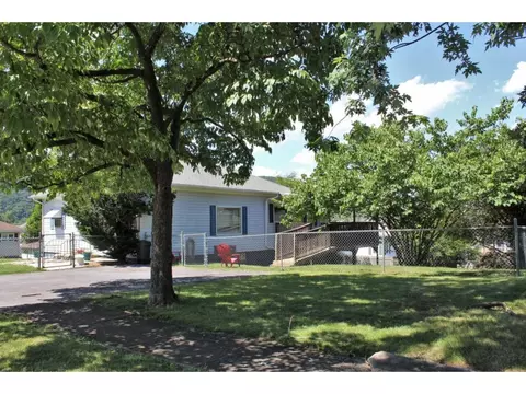 303 Academy Erwin Tn 37650, Erwin, TN 37650 photo 23